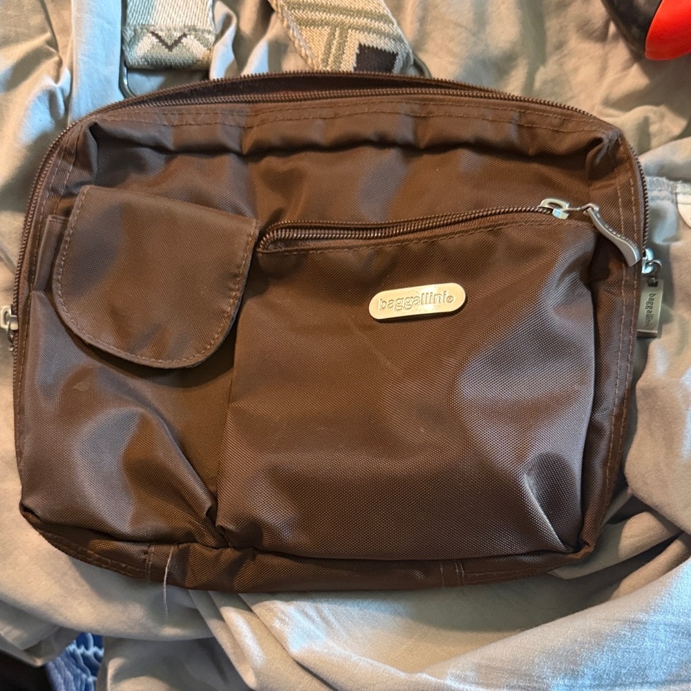 Baggallini Chocolate Brown women's crossbody Bag